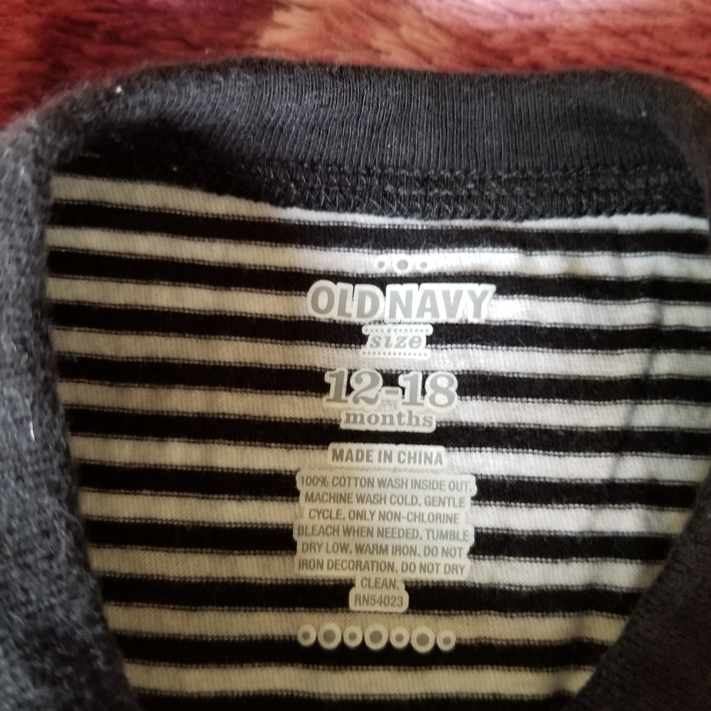 12-18m Old Navy Screenprint onesie - Picture 2 of 3